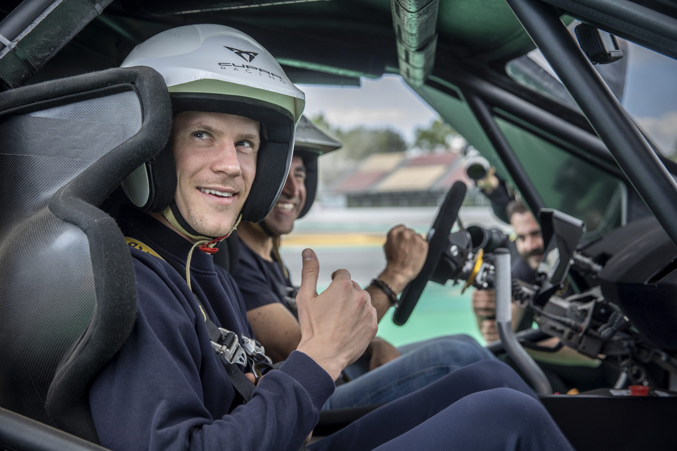 Como reagem os craques do FC Barcelona a um minuto de pura adrenalina?(vídeo) 17