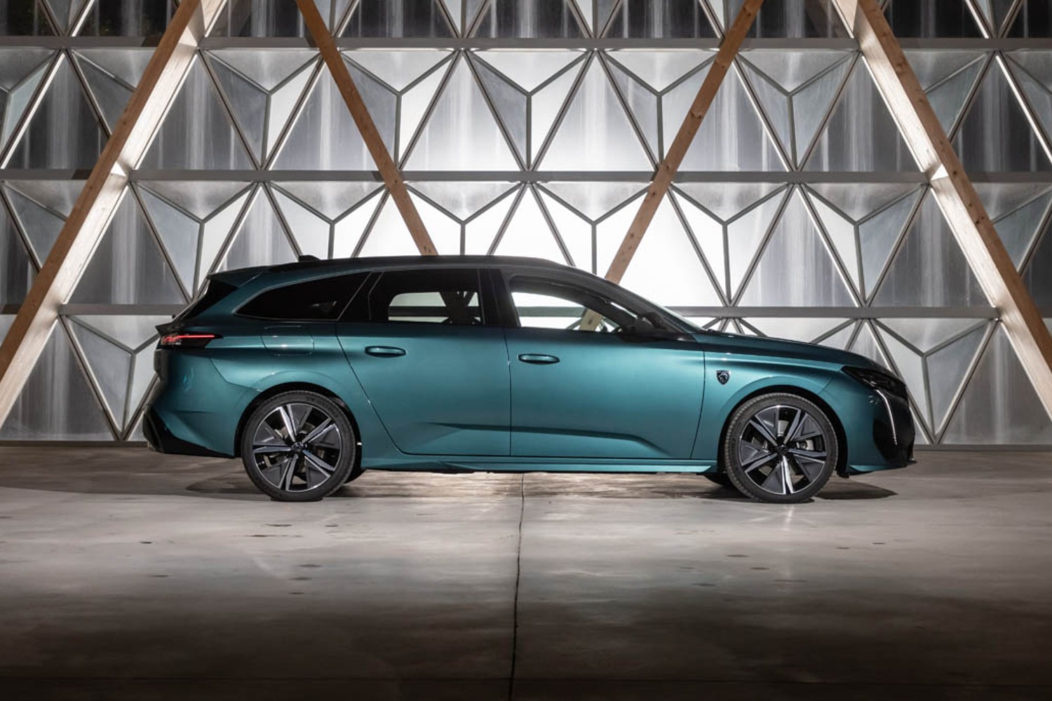 Novo PEUGEOT 308 SW chega esta semana a Portugal 19