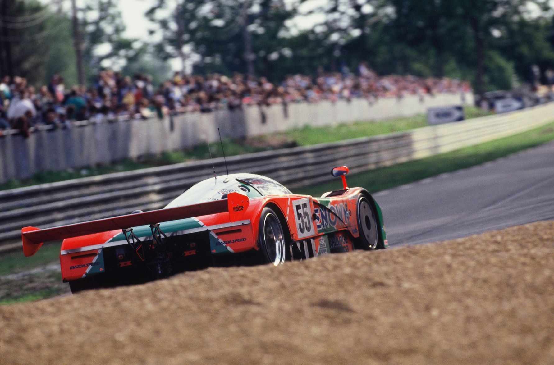 Mazda 787B em voltas de demonstração no Le Mans Classic 2022 20