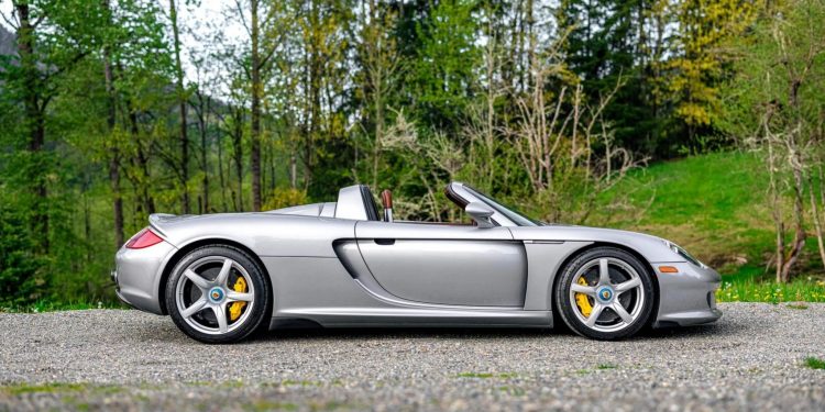 Adquirir um Porsche Carrera GT volta a ser possível... Este vai a leilão! 27