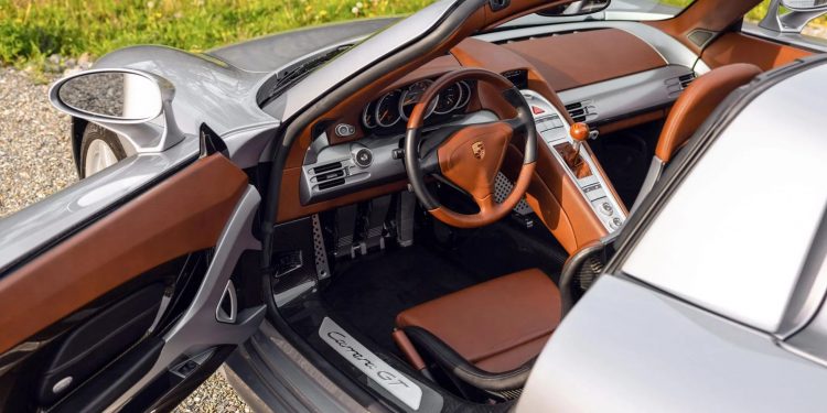 Adquirir um Porsche Carrera GT volta a ser possível... Este vai a leilão! 19