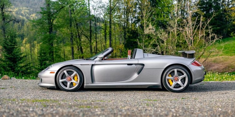 Adquirir um Porsche Carrera GT volta a ser possível... Este vai a leilão! 24