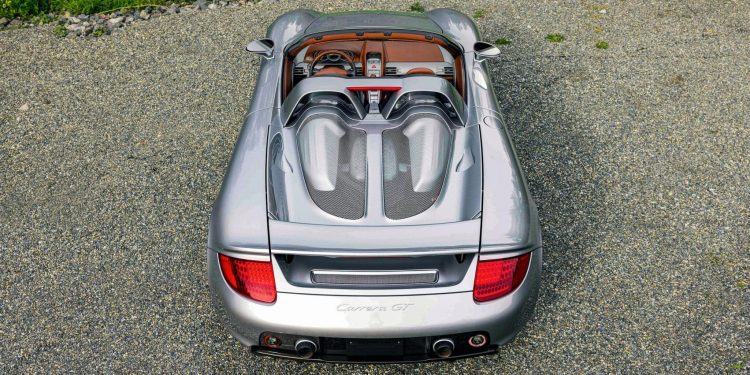 Adquirir um Porsche Carrera GT volta a ser possível... Este vai a leilão! 22