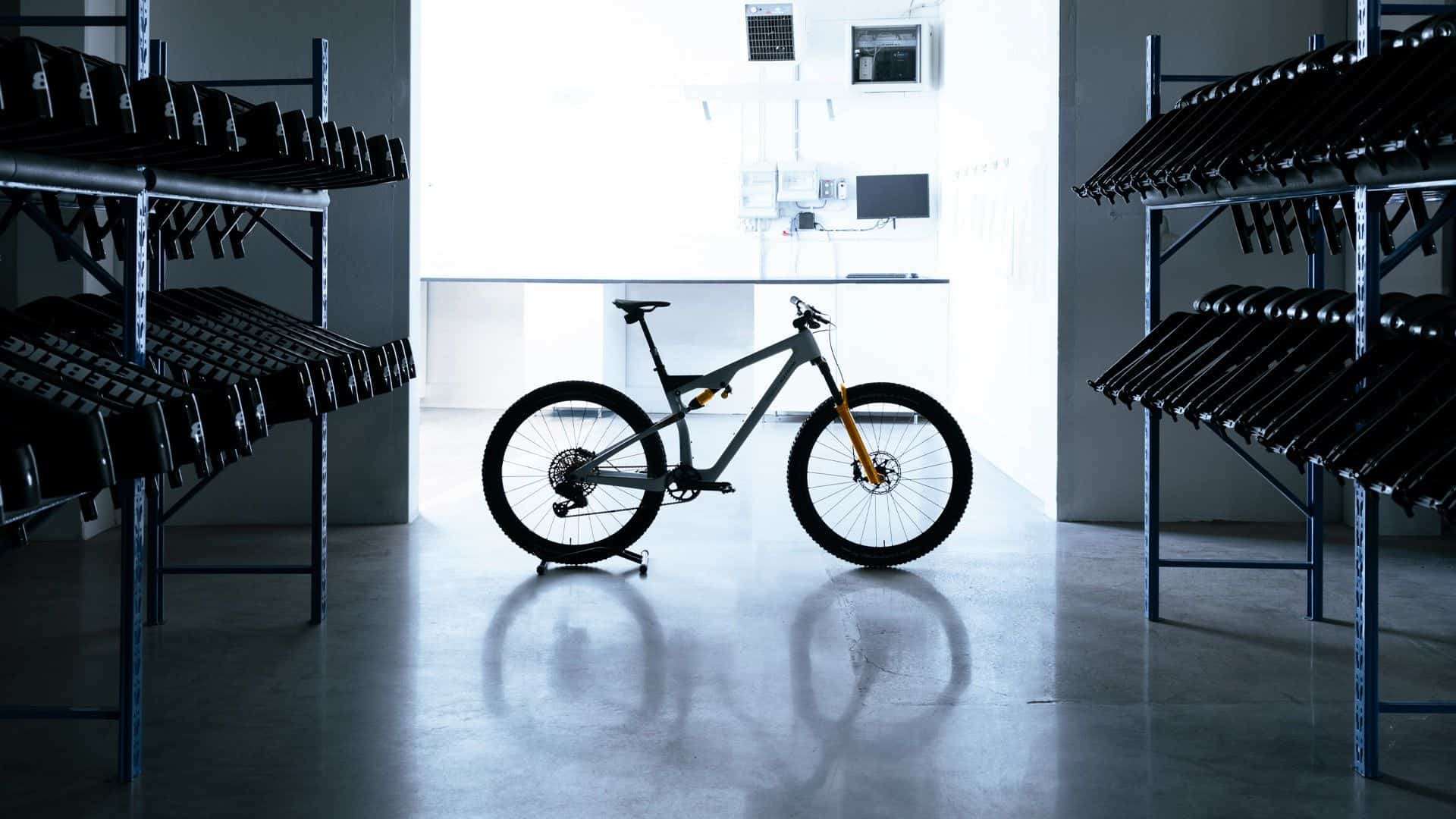 Polestar revela bicicleta de BTT de edição limitada em colaboração com Allebike 16