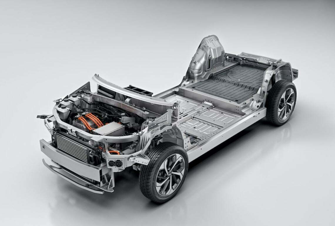Construção leve e inovadora confere vantagem ao SUV Aiways U5 18