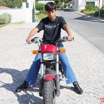 Quando um automobilista "ferrenho" compra uma moto 125cc por pura diversão... 18