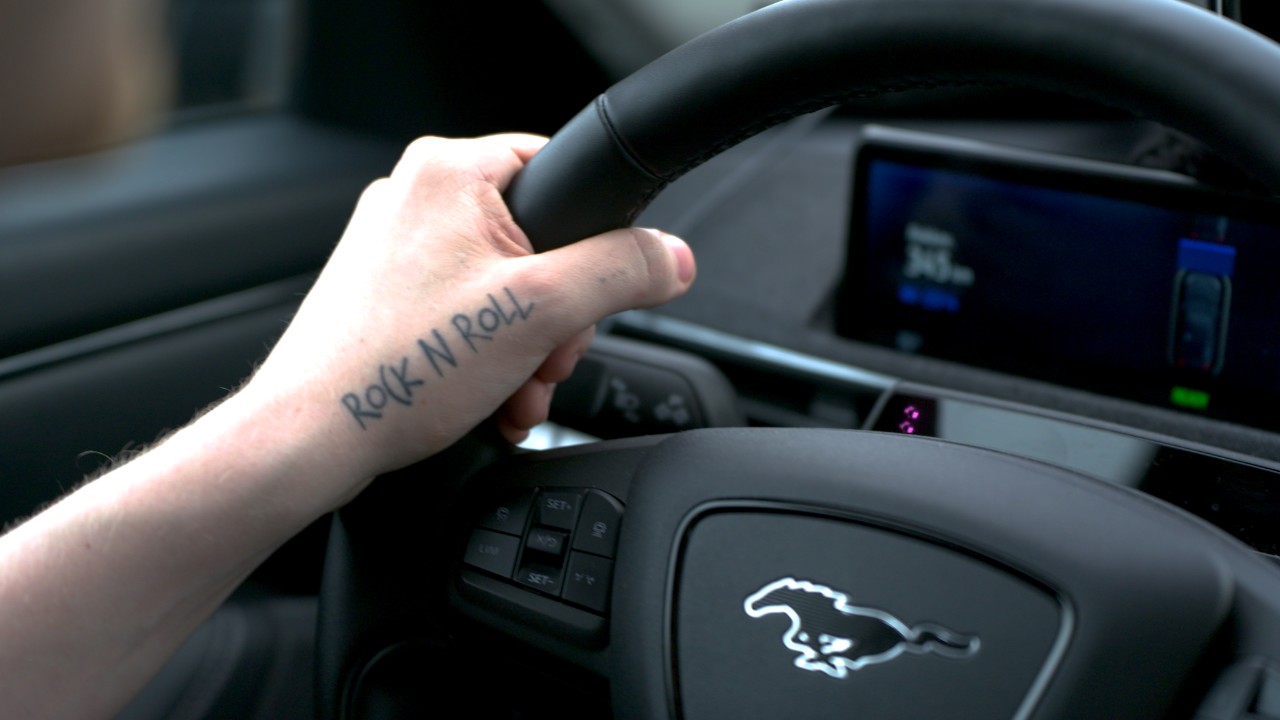 Escolas de condução utilizam o Mustang Mach-E para ensinar a “Geração E” a conduzir(video) 16