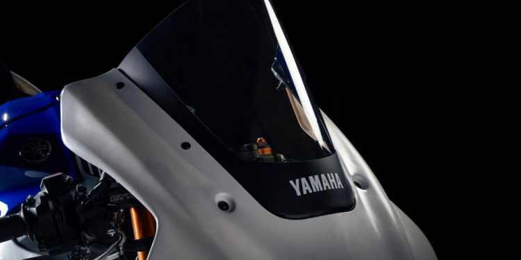 A Yamaha apresenta a R1 GYTR para 2023 21