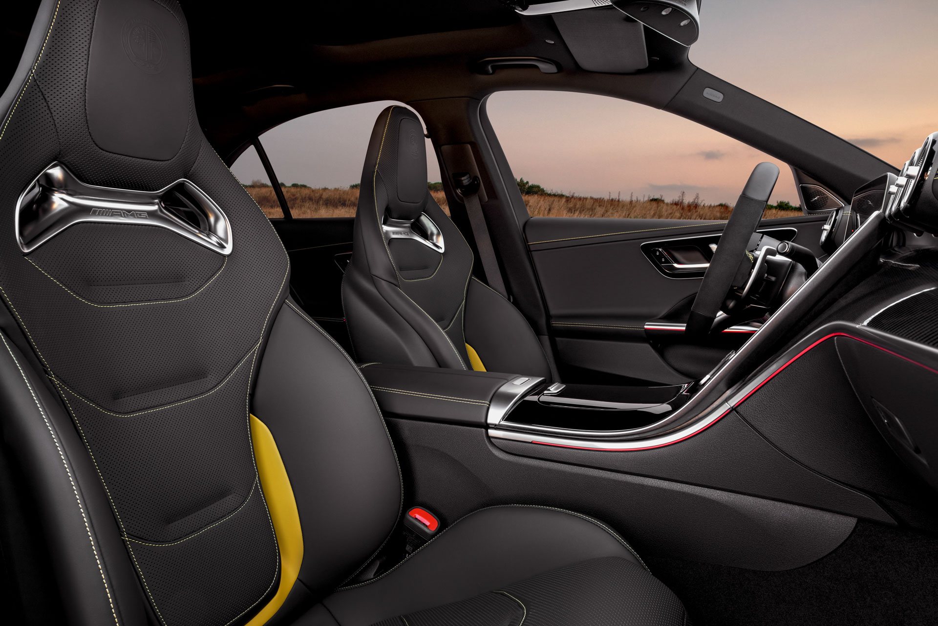 O novo Mercedes-AMG C 63 S E PERFORMANCE: o início da uma nova era 29 O novo Mercedes-AMG C 63 S E PERFORMANCE: o início da uma nova era 29