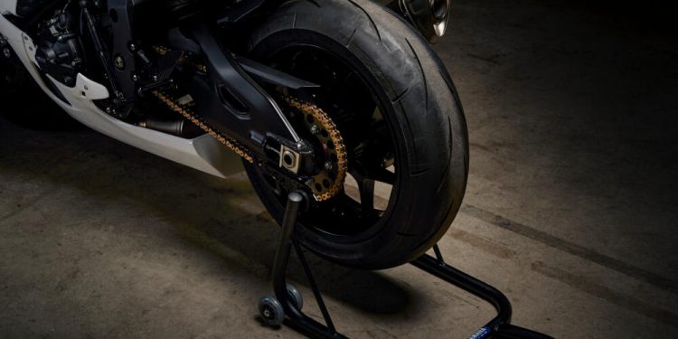 A Yamaha apresenta a R1 GYTR para 2023 28