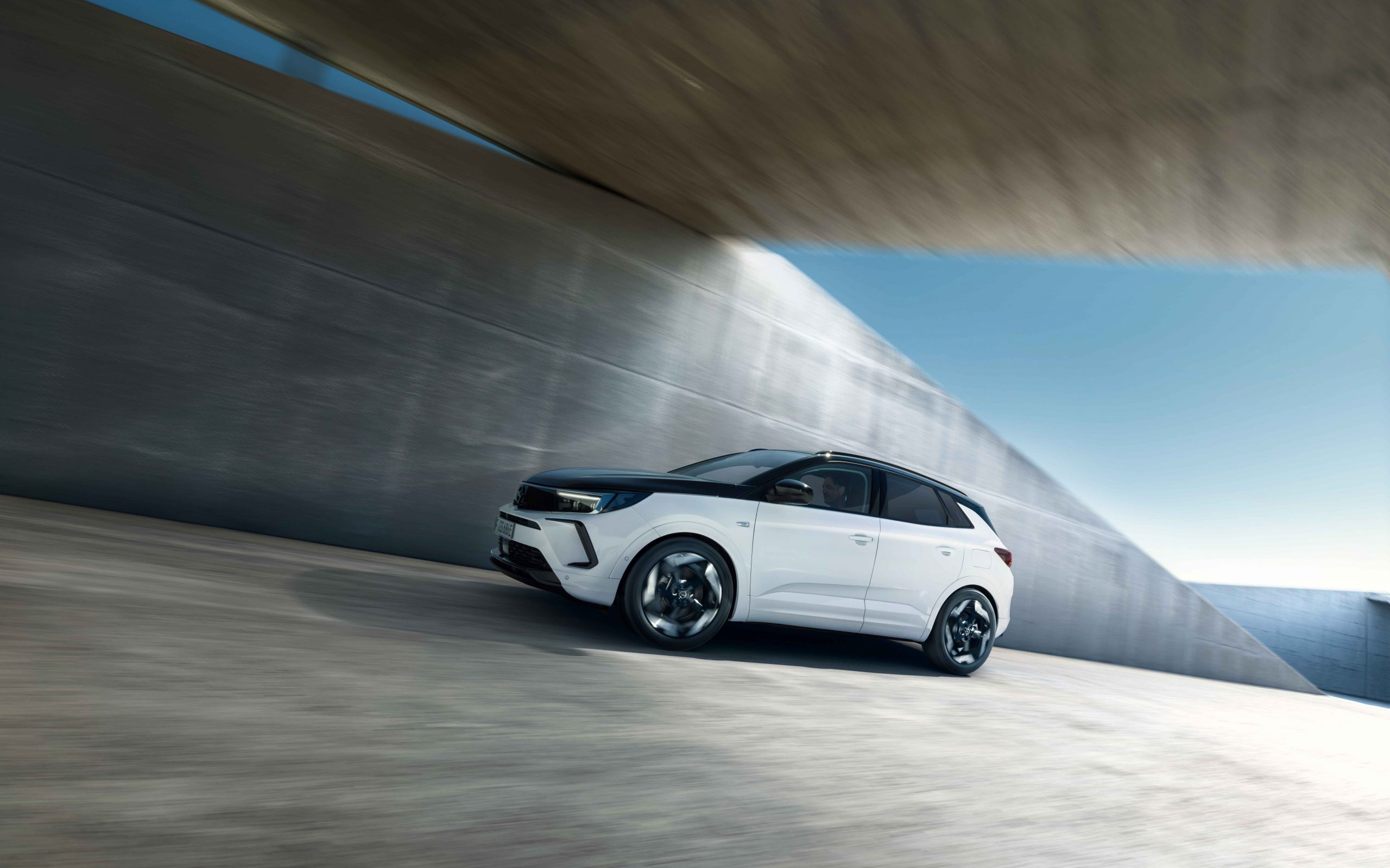 Opel Grandland GSe leva a performance GSe ao segmento C-SUV 17