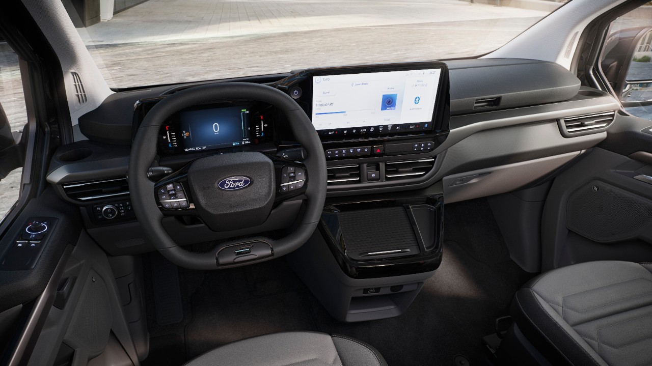 Ford Pro revela a E-Tourneo Custom Multiatividades 100% Elétrica (vídeos) 13