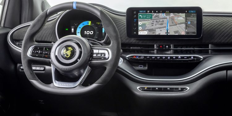 A família do Escorpião expande-se com a gama do Novo Abarth 500e puramente elétrico 28