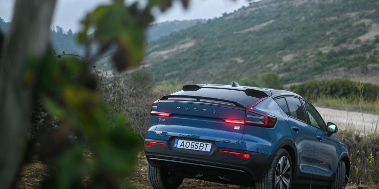 Sabia que a Volvo Cars é líder na Suécia há 65 anos consecutivos? 16