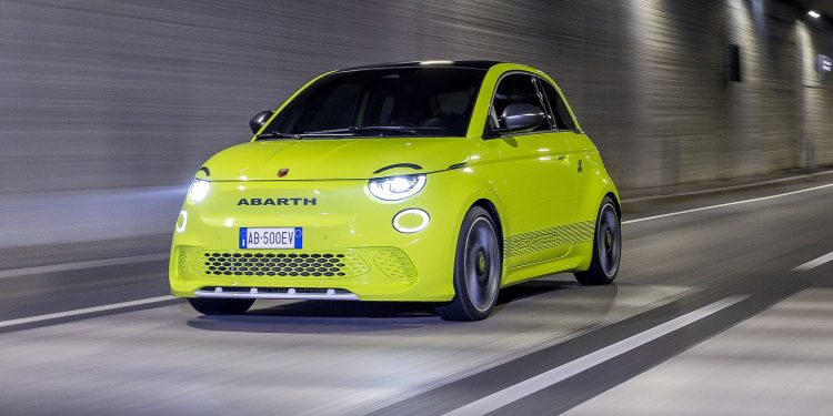 Novo Abarth 500e eletrifica a Europa 33