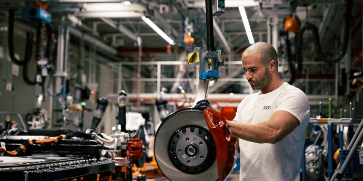 Audi Q8 E-TRON é neutro em carbono e já chegou às linhas de produção! 32
