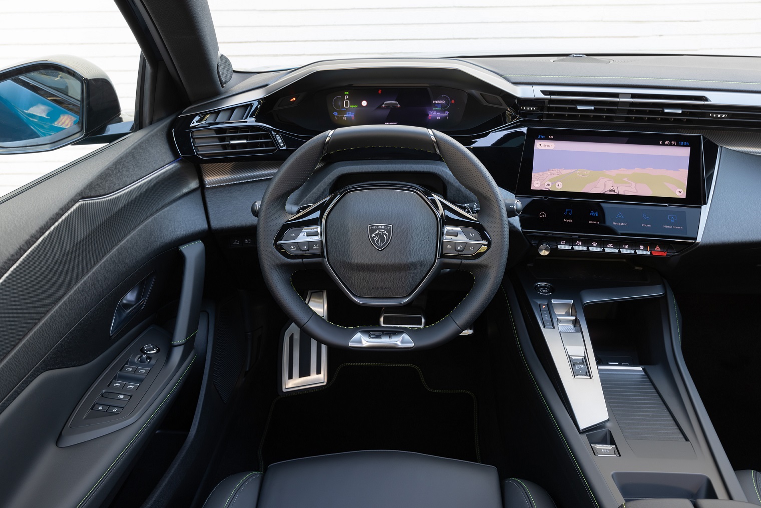 Novo Peugeot 408 com preços a partir de 35.800 € 26