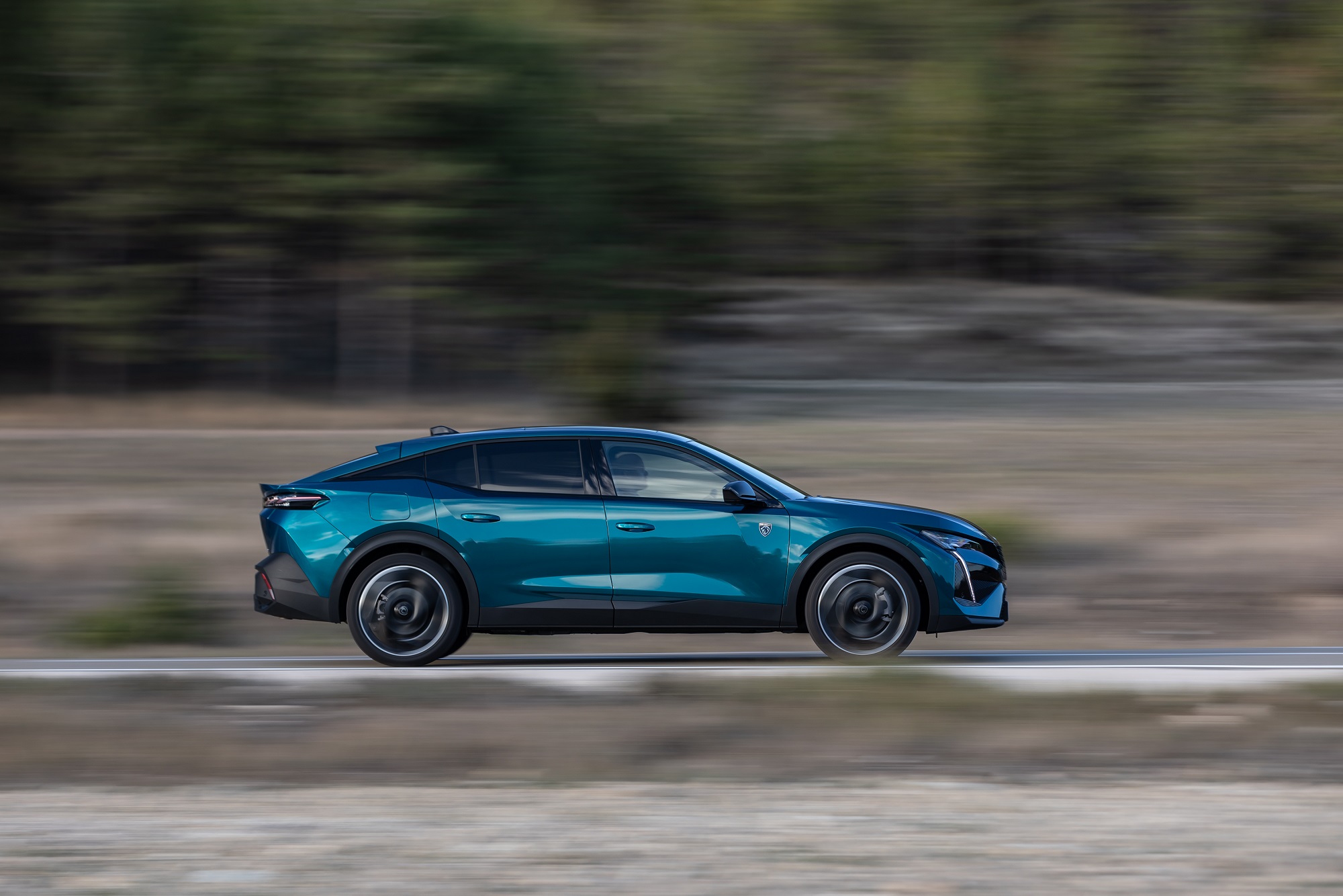 Novo Peugeot 408 com preços a partir de 35.800 € 23