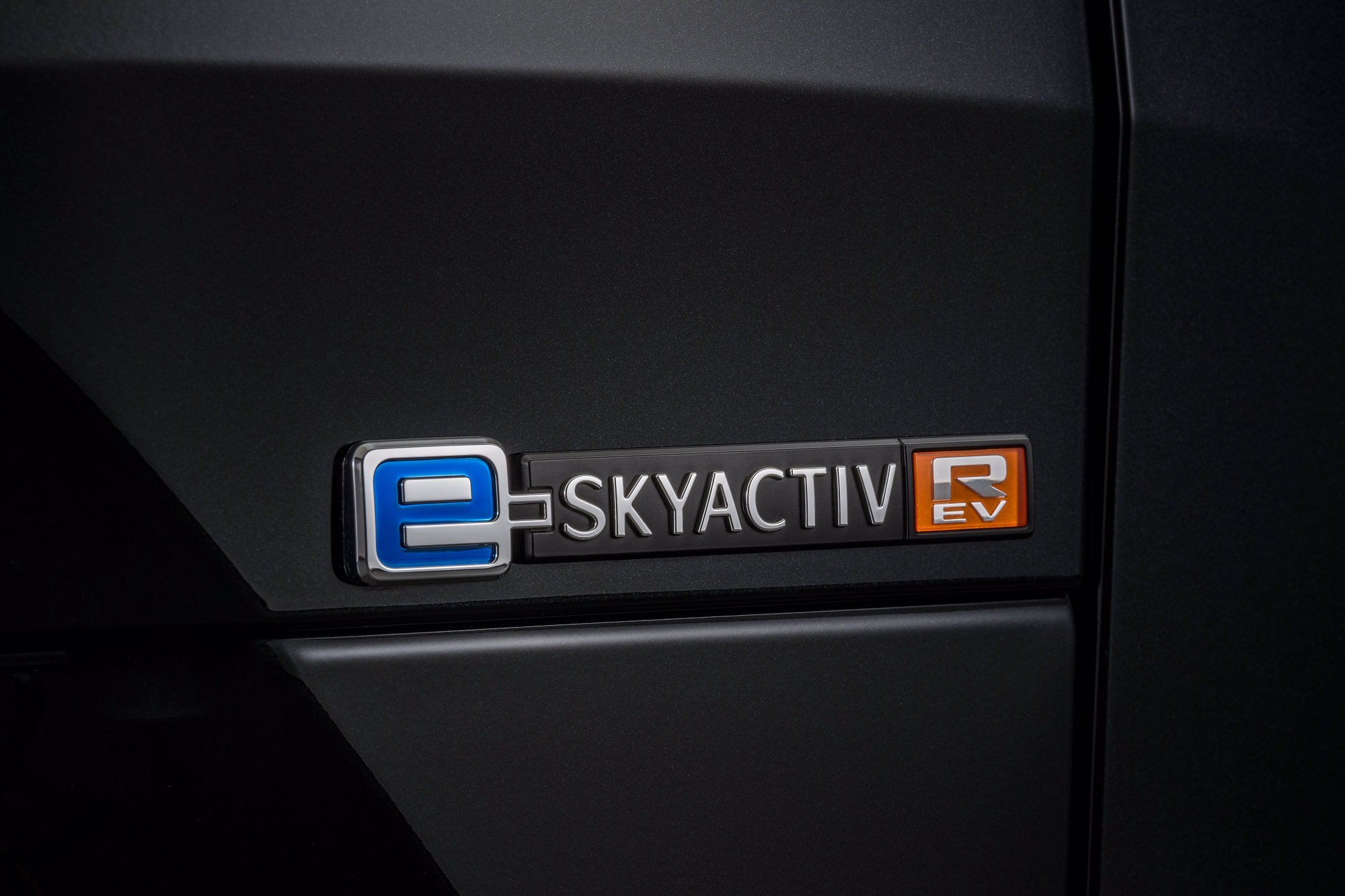 Mazda desvenda Mazda MX-30 e-Skyactiv R-EV na Europa 19