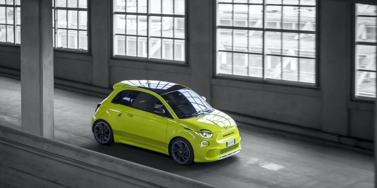 Fomos conhecer o Novo Abarth 500e! 30