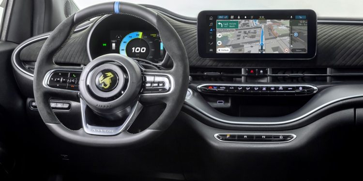 Novo Abarth 500e eletrifica a Europa 25