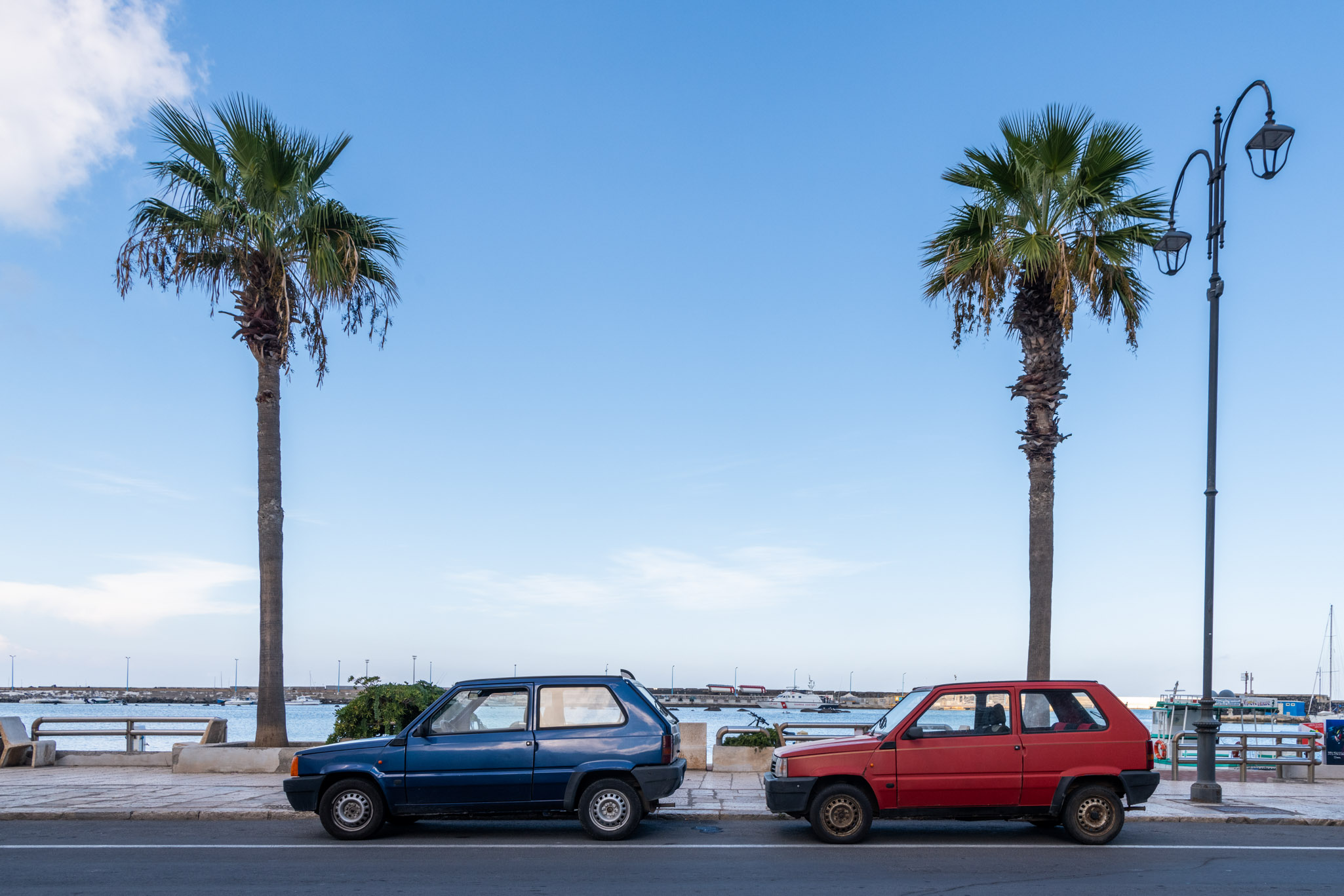 "Pandelleria", onde os Panda são mais do que pessoas. O filme que celebra o ícone da FIAT e os trabalhadores da sua fábrica 15 "Pandelleria", onde os Panda são mais do que pessoas. O filme que celebra o ícone da FIAT e os trabalhadores da sua fábrica 15