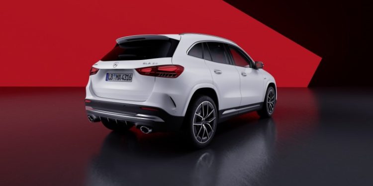 Mais funcionalidades e tecnologia atualizada para os modelos Mercedes-AMG GLA e GLB 22
