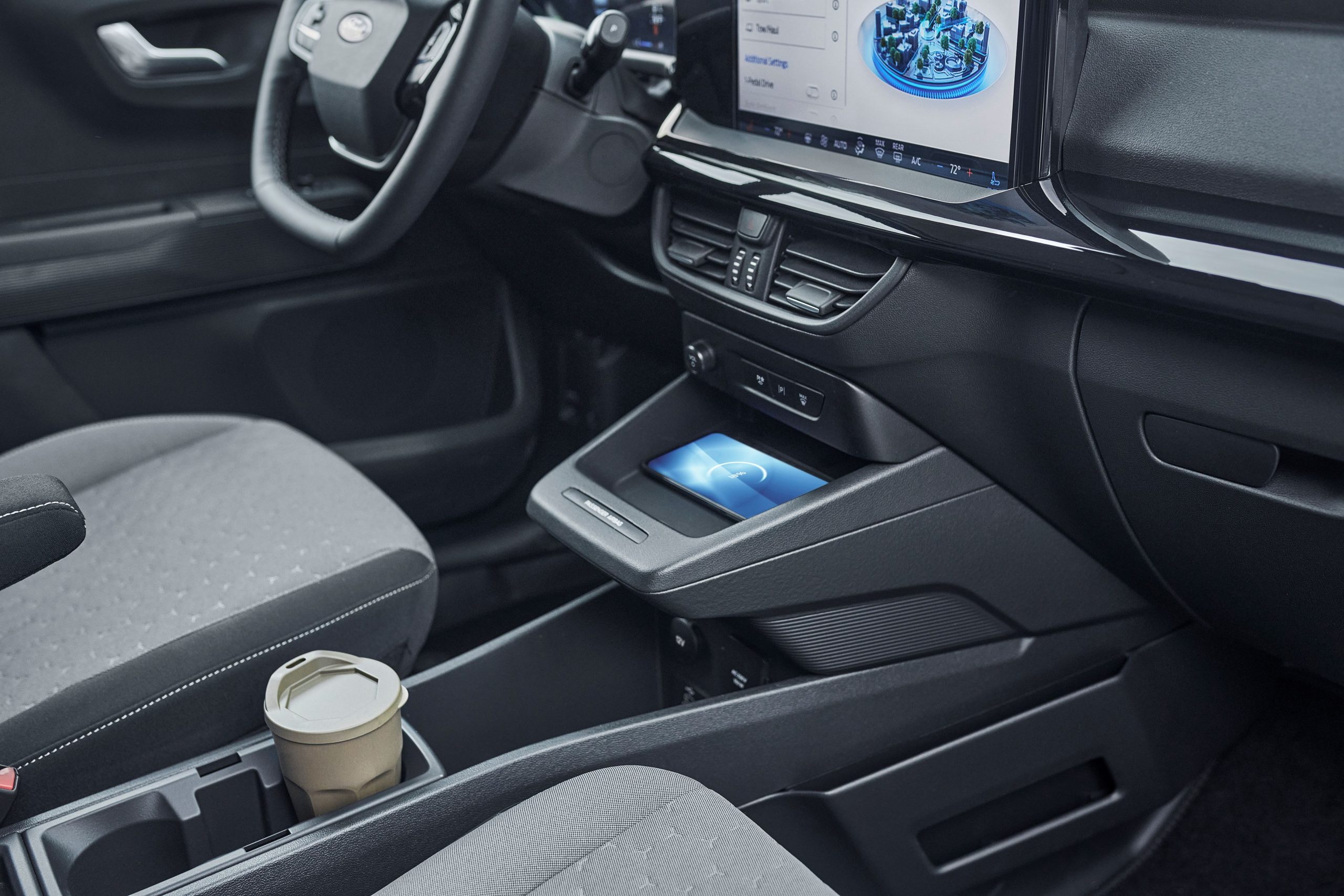 Totalmente Conectada e 100% Elétrica Nova Ford E-Transit Courier (vídeo) 23