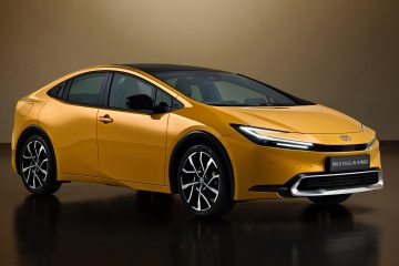 Toyota Prius Plug-in disponível para reversa online 39