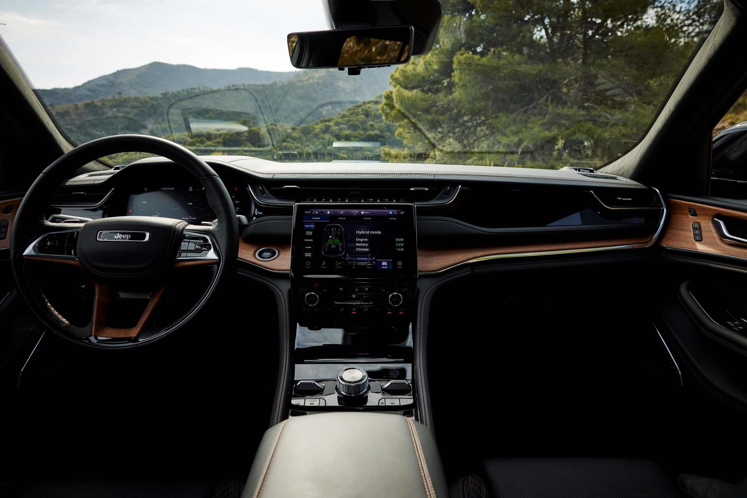 O novíssimo Grand Cherokee em grande destaque entre a gama completa Jeep® 4xe 21