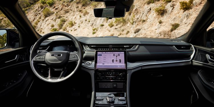 O novíssimo Grand Cherokee em grande destaque entre a gama completa Jeep® 4xe 27