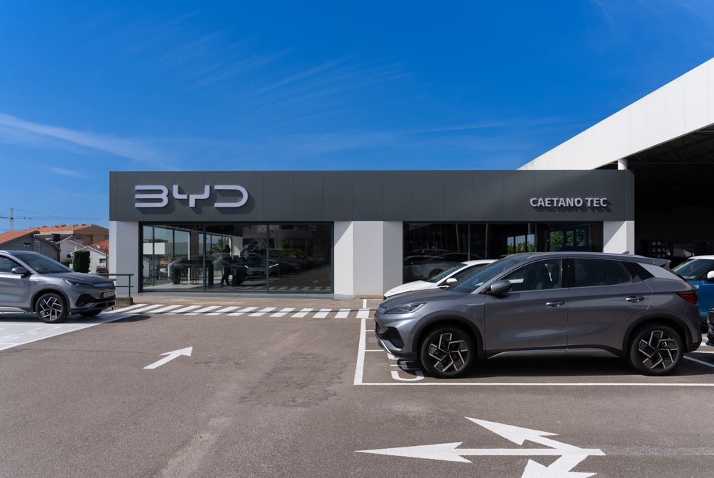 BYD já abriu os primeiros showrooms em Portugal 13