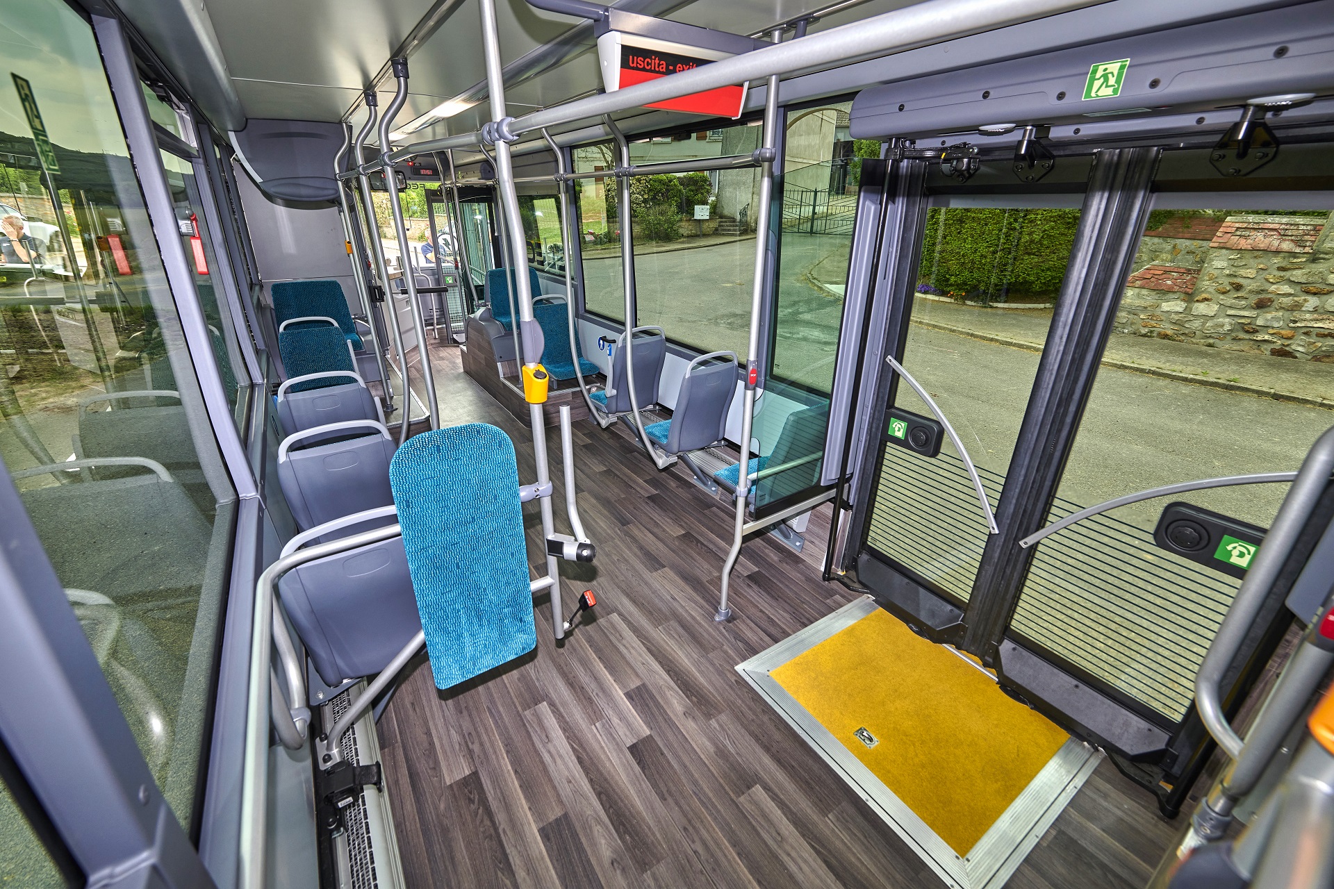 Gama intercidades da IVECO BUS oferece agora uma versão 100% elétrica 14