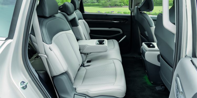 Kia EV9 antecipa SUV do futuro 25