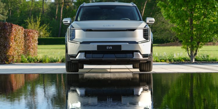 Kia EV9 antecipa SUV do futuro 27