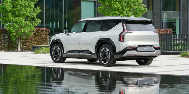 Kia EV9 antecipa SUV do futuro 29