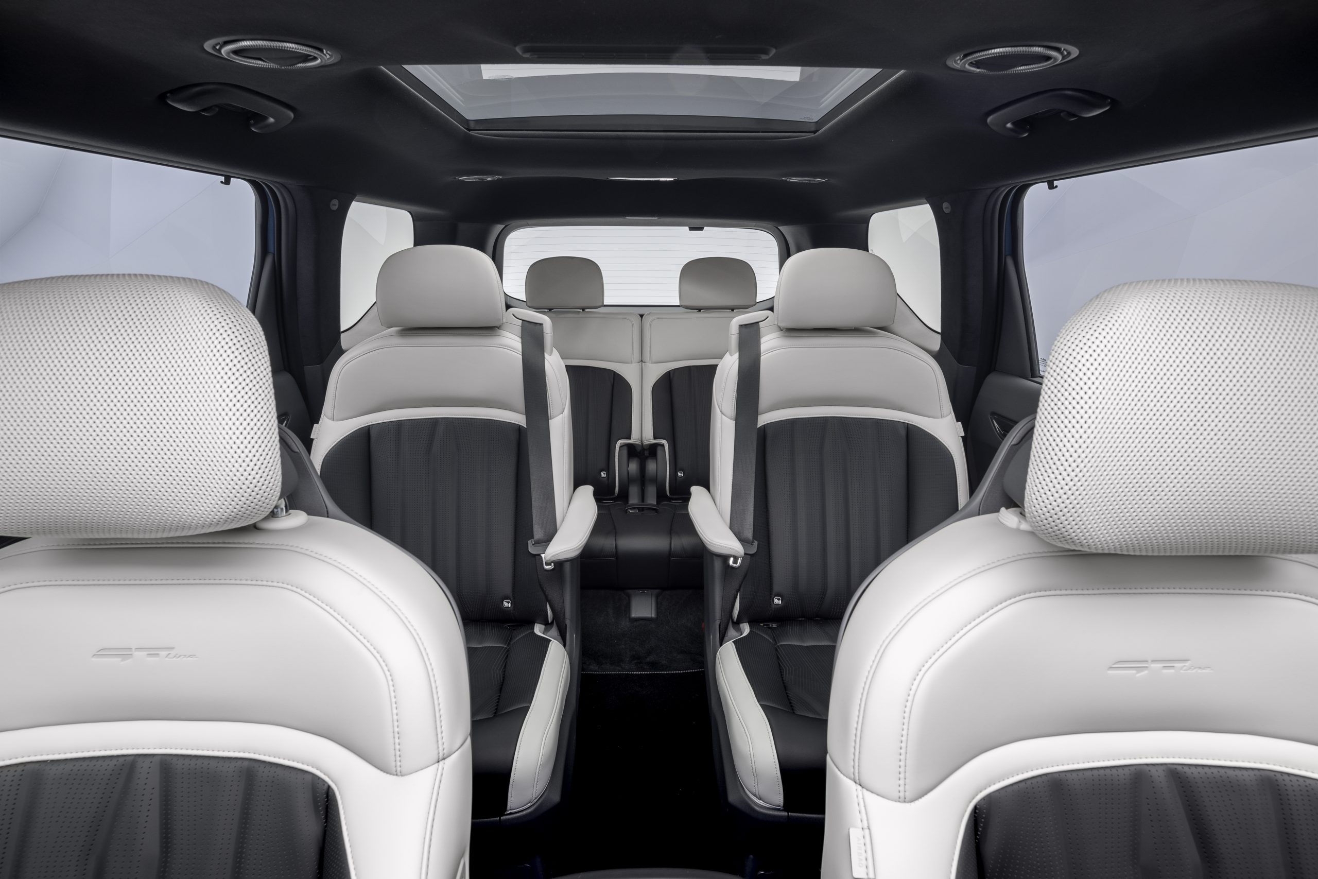 Kia EV9 antecipa SUV do futuro 17