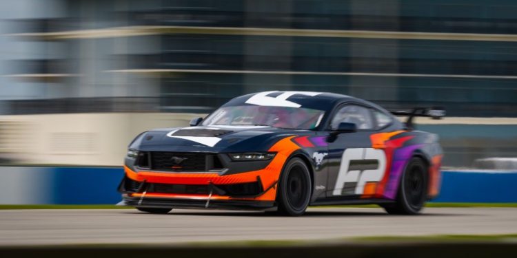 A Ford revela o novo Mustang GT4 em Spa (vídeo) 20