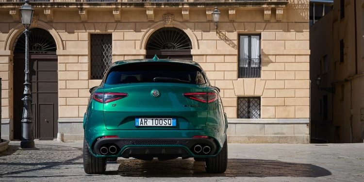 "Quadrifoglio 100° Anniversario": A edição limitada do Giulia e do Stelvio que celebra um século lendário já esgotou 19