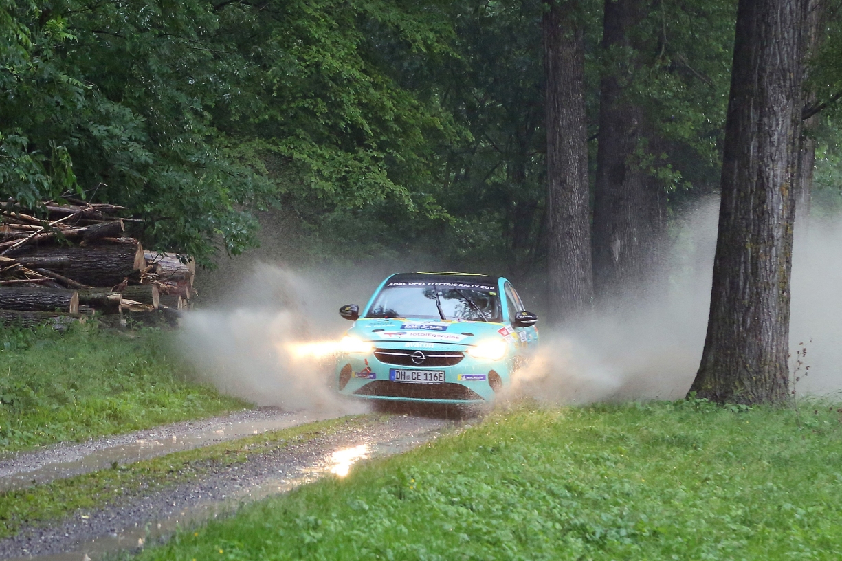 Estreia bem-sucedida do Opel Corsa Rally Electric na Suíça 17
