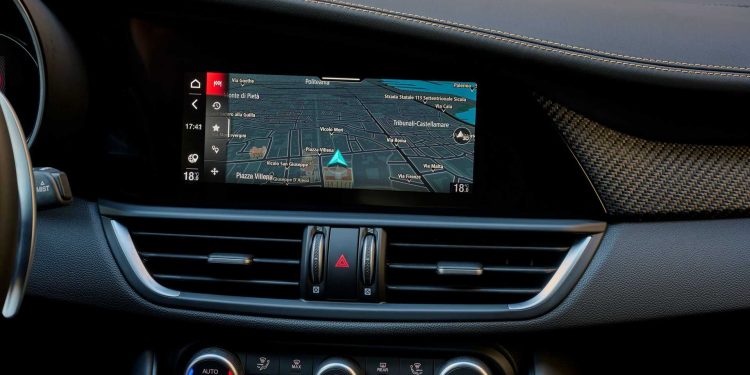 "Quadrifoglio 100° Anniversario": A edição limitada do Giulia e do Stelvio que celebra um século lendário já esgotou 20