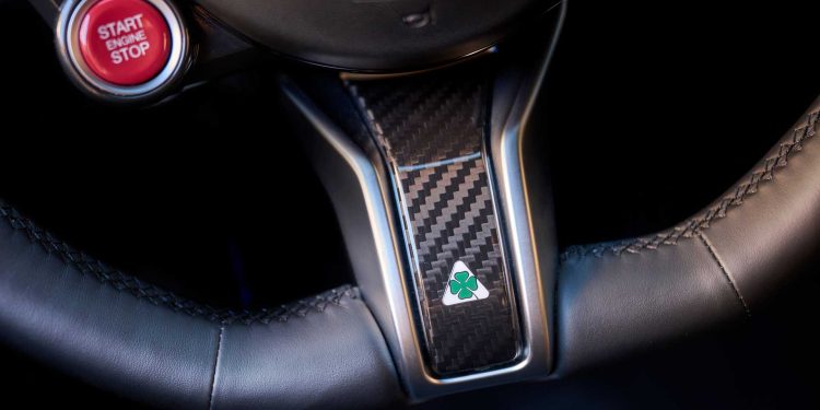 "Quadrifoglio 100° Anniversario": A edição limitada do Giulia e do Stelvio que celebra um século lendário já esgotou 21