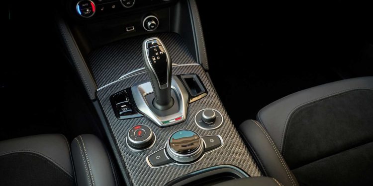 "Quadrifoglio 100° Anniversario": A edição limitada do Giulia e do Stelvio que celebra um século lendário já esgotou 25