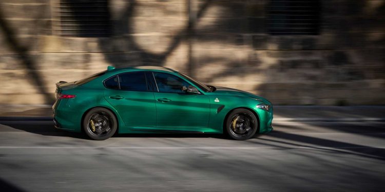 "Quadrifoglio 100° Anniversario": A edição limitada do Giulia e do Stelvio que celebra um século lendário já esgotou 26