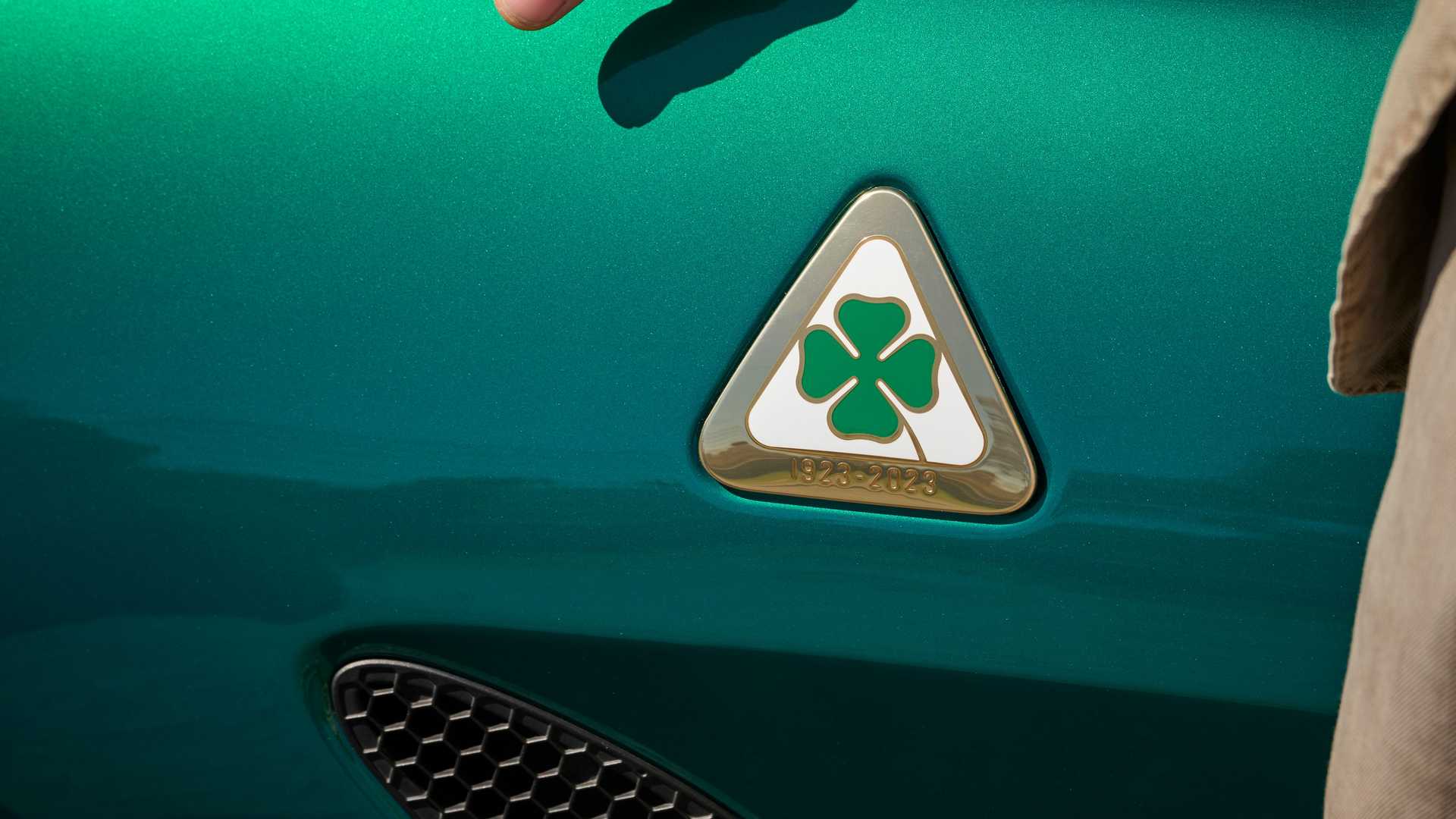 "Quadrifoglio 100° Anniversario": A edição limitada do Giulia e do Stelvio que celebra um século lendário já esgotou 18