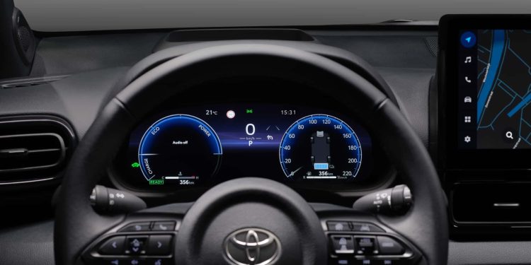 Toyota amplia a gama do Yaris para 2024, com nova motorização eletrificada 27