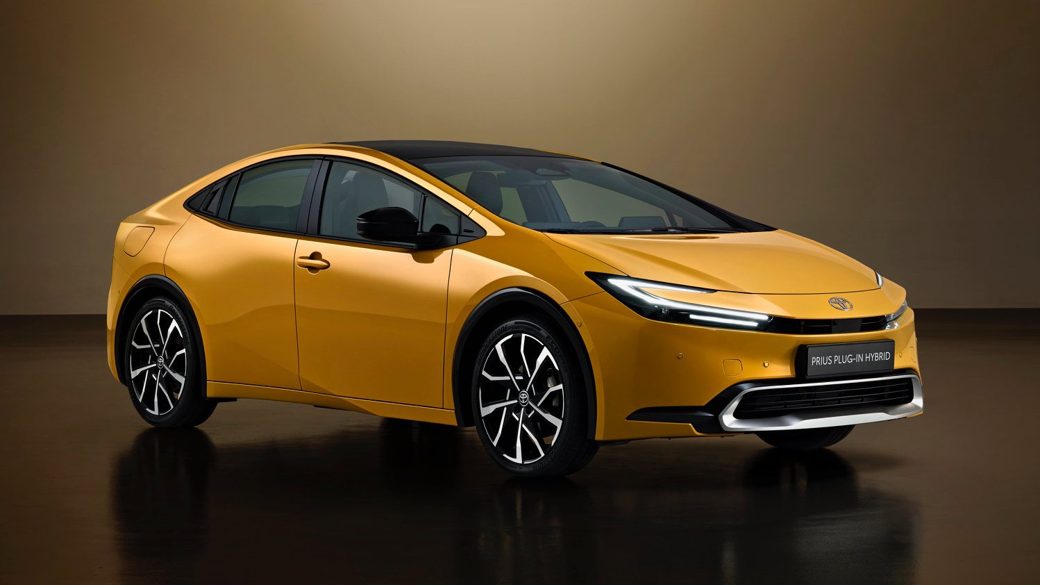 Toyota arranca com campanha para a Nova Geração Prius Plug-in 18
