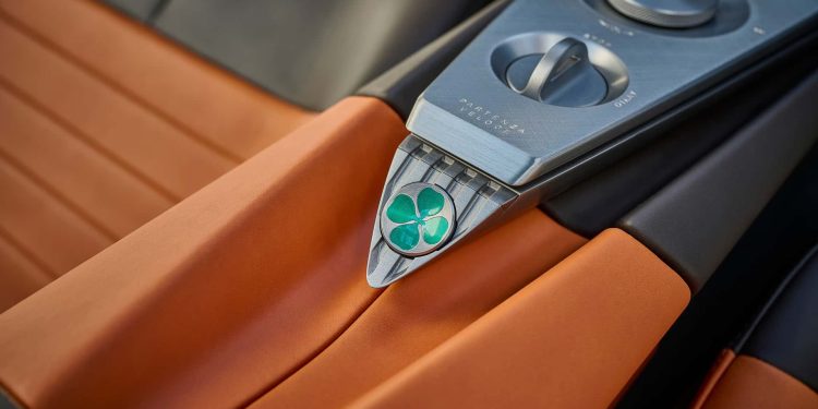 Alfa Romeo 33 Stradale vence o Troféu de Design atribuído pela L'Automobile Magazine 32