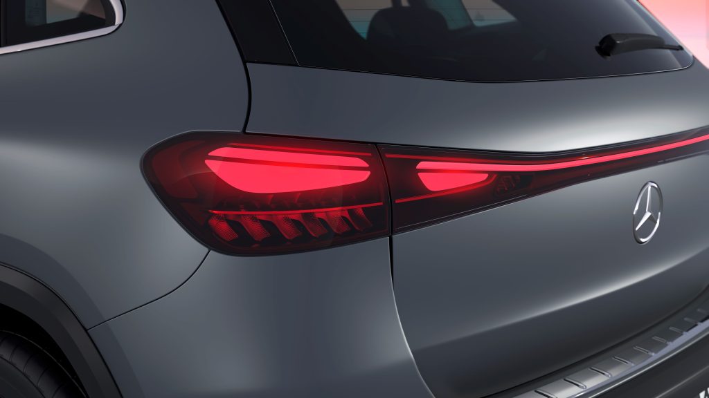 Novo visual e atualização dos modelos EQA e EQB 14