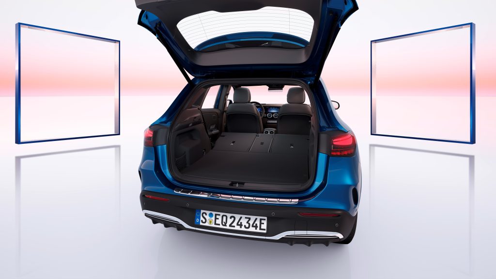 Novo visual e atualização dos modelos EQA e EQB 17